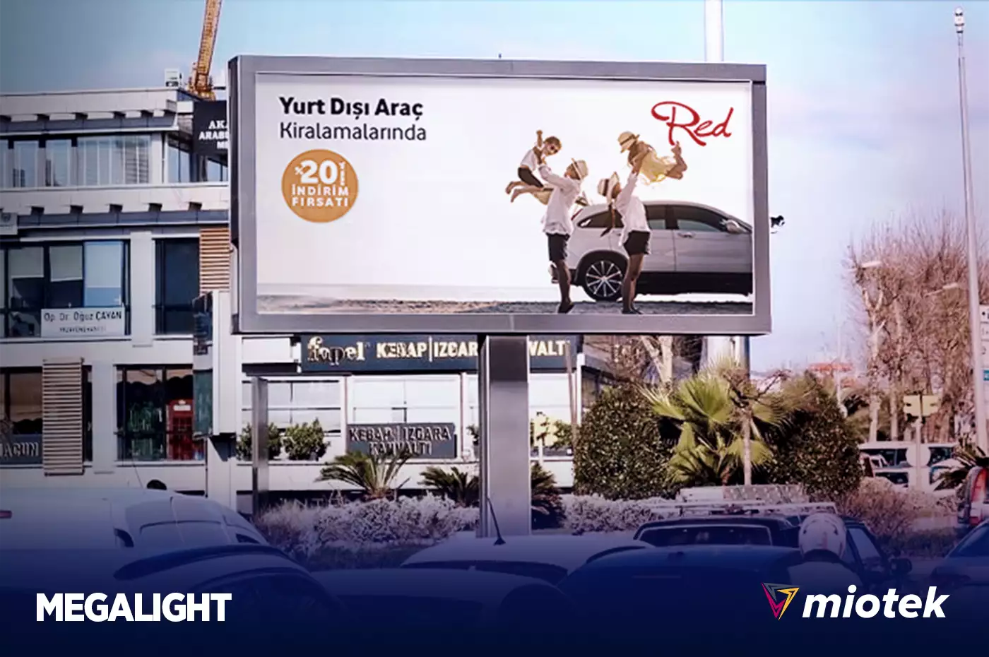 Stratejik Lokasyon AVM Önlerinde Billboard Reklam Panosu