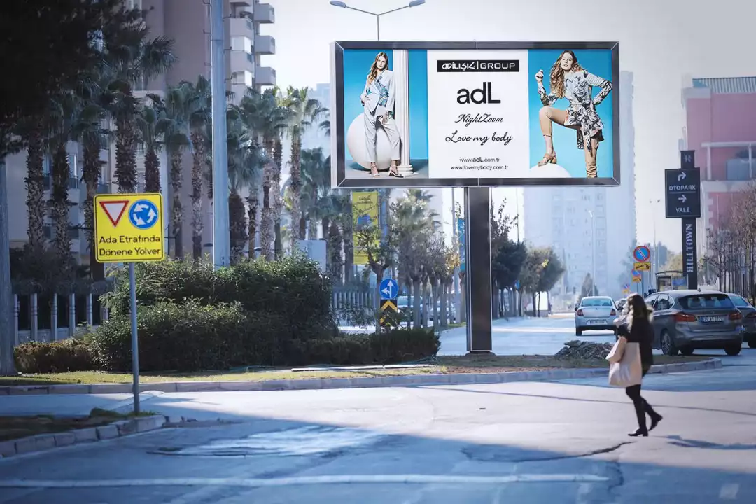 Megaboard Açık Hava Reklam Panosu Kiralama