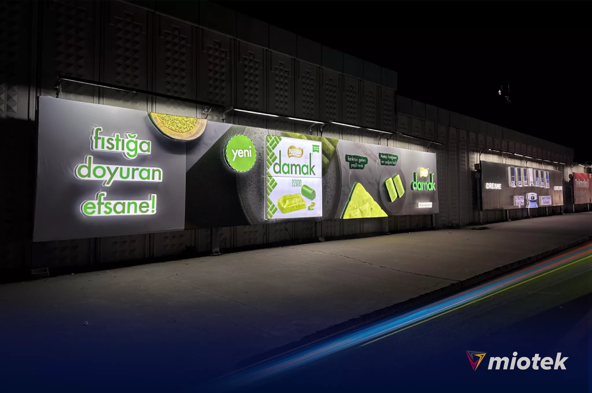 Büyük Reklam Panosu Giantboard