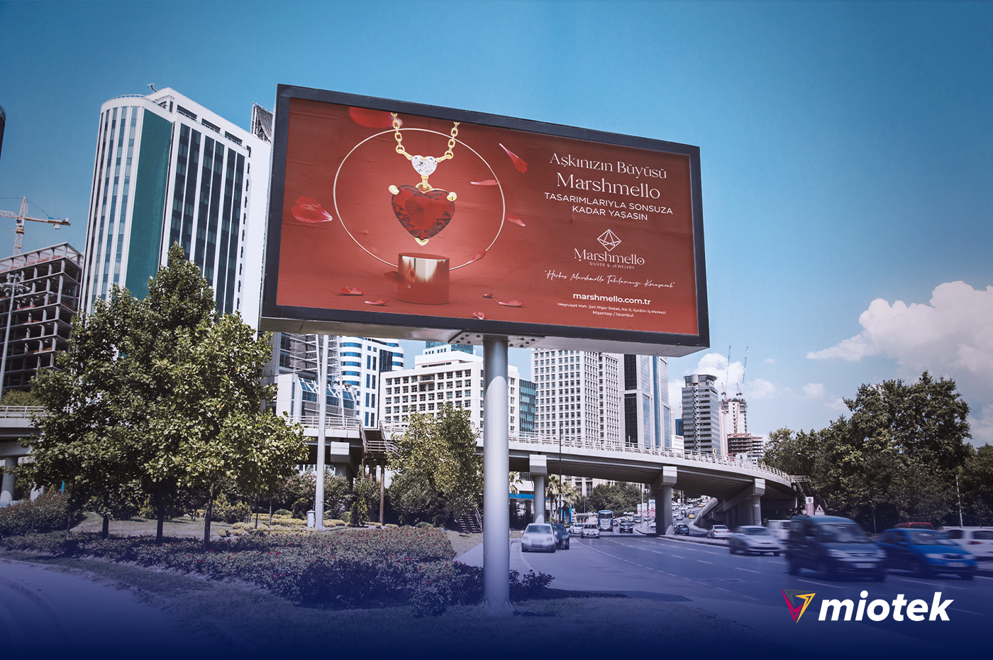 İstanbul E5 üzeri Megalight reklam alanı - Miotek Media