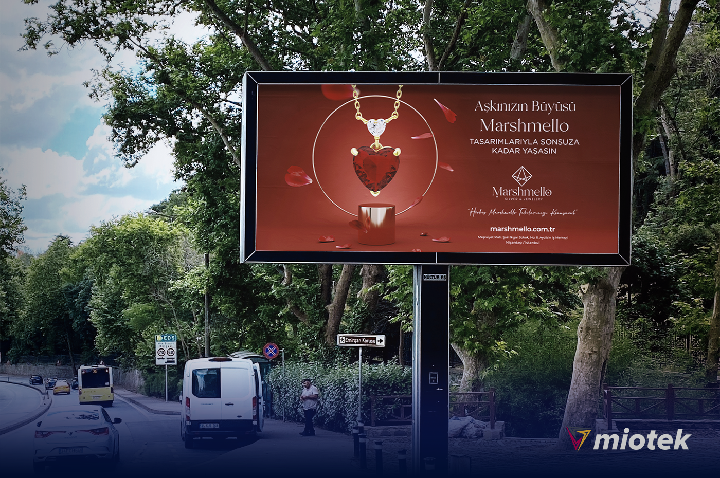 Megalight Reklam Panosu İstanbul | Miotek Media