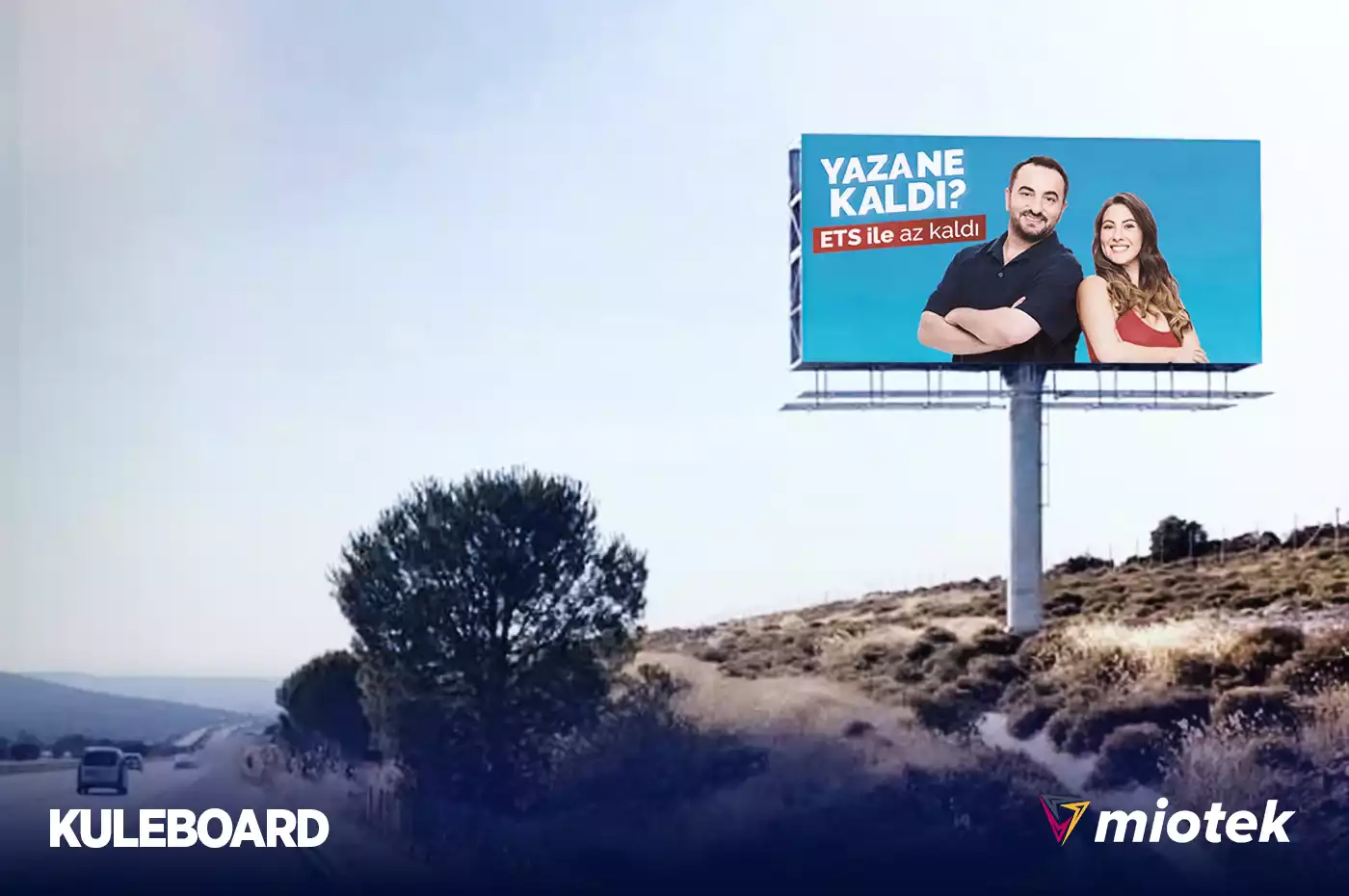 Otoyol kenarındaki kuleboard reklamı ile binlerce araca ulaşın.