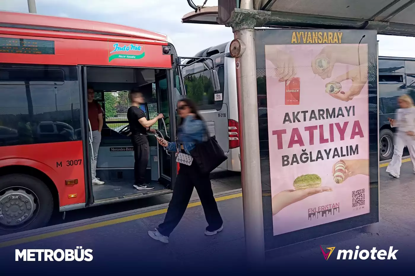 Metrobüs Reklam Kiralama CLP