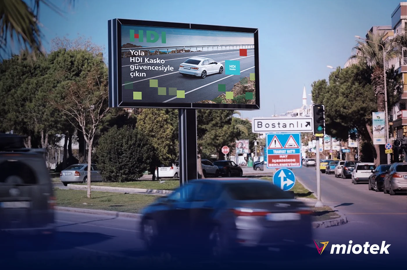 Devasa Reklam Panolarıyla Mega Etki Yaratın!