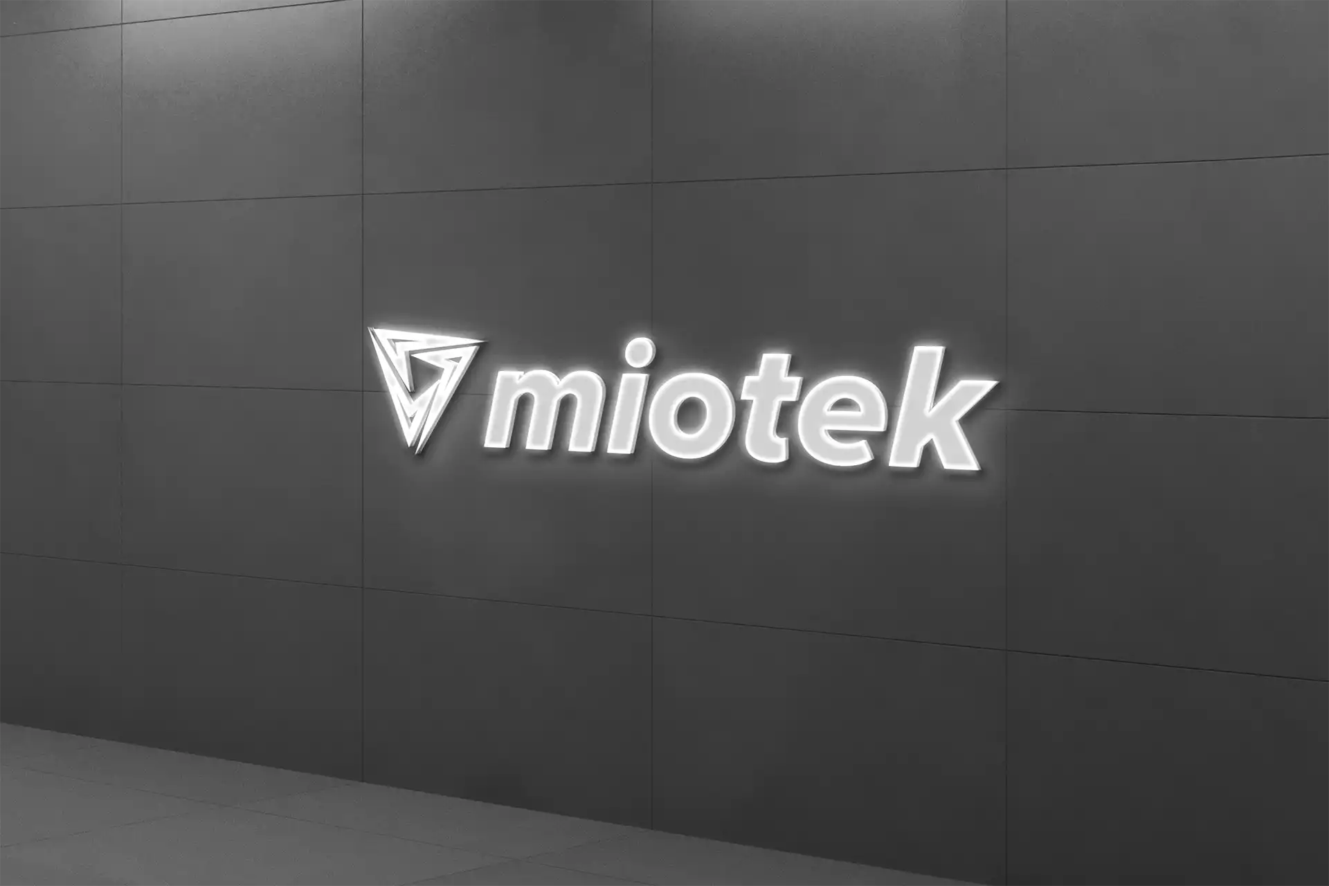 Miotek Media Outdoor Advertising Solutions